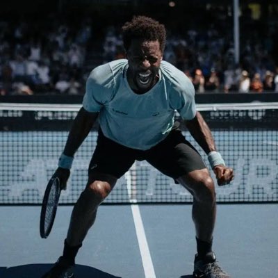 RemDauv's tweet photo. #AllezGael !!! Énorme @Gael_Monfils  !!! https://t.co/FigCaZPcNH
