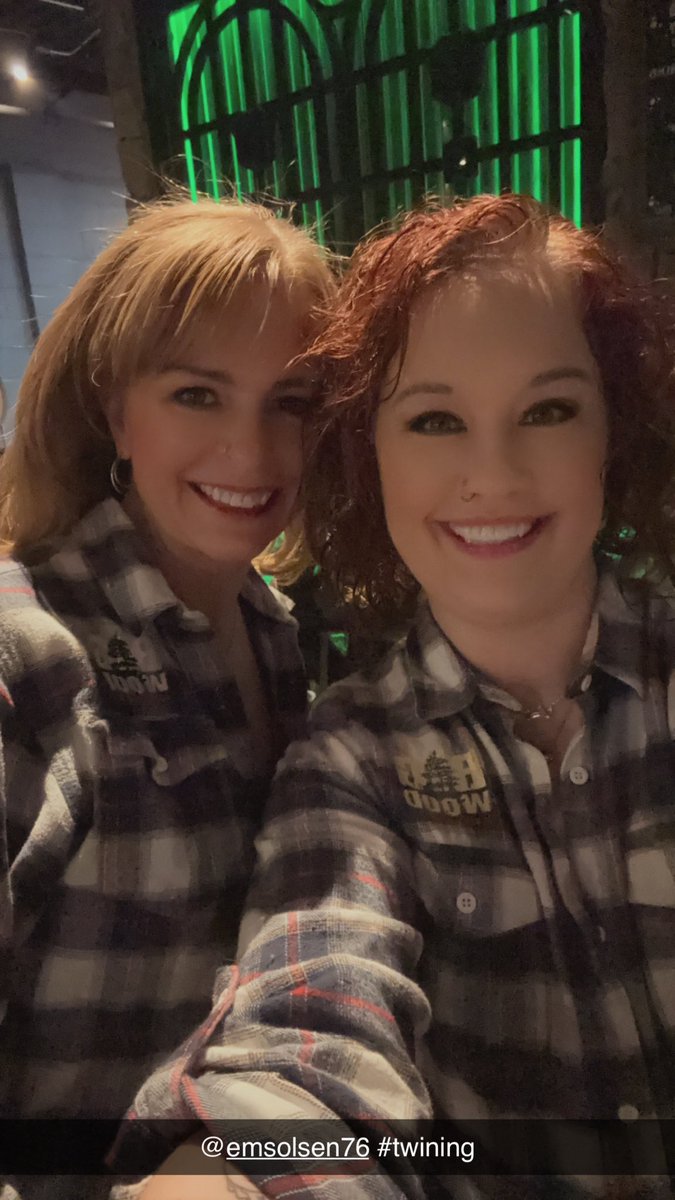 sxyfisch's tweet photo. Had so much fun with my girl @emstoneolsen. She got her mug now so it’s legit. #twining #BFF @BigWoodBrewery https://t.co/Kiv6RsxbQR