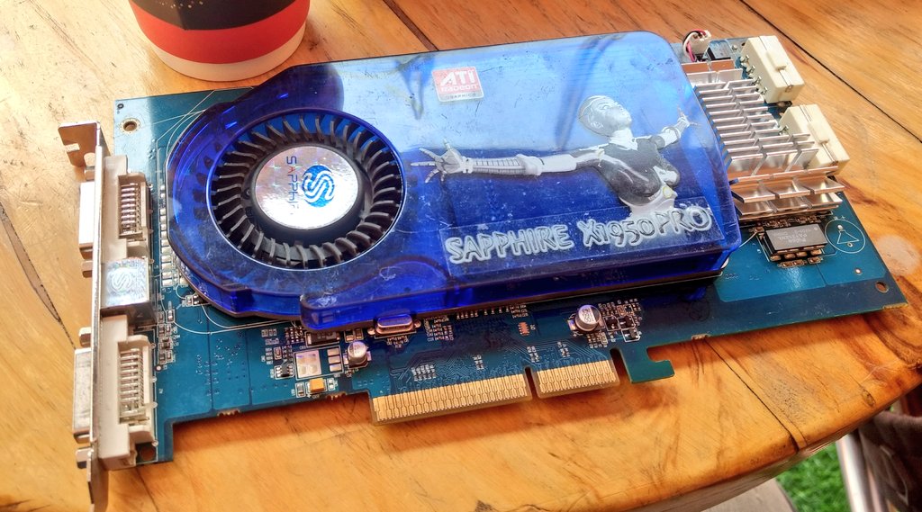 SemiRetroPC's tweet photo. Lucky new owner of #X1950 Pro #AGP ! Now dreaming about a fun #PC setup. Any suggestions are welcomed ☺️👽💾
#retropc #winxp https://t.co/d1VCH9tmXj