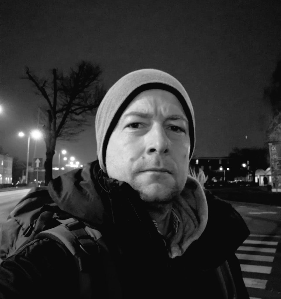 On the way back home from Gdańsk

Airbnb: $19.29
Train ticket home: $17.12

Winning 7 times in a row in mechanical pong at the bi-annual company party...priceless.

#polska #pkp