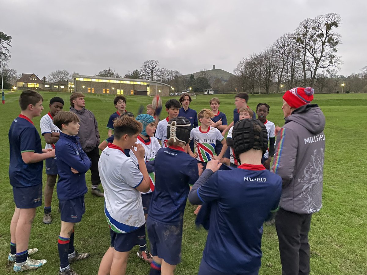 MPS_Sport's tweet photo. U13 rugby 7s - See space… exploit space. Boys developing and learning in the club session 🔴🔵🟢 #PupilCentred #MakingDecisions https://t.co/TkBx3TE6RT