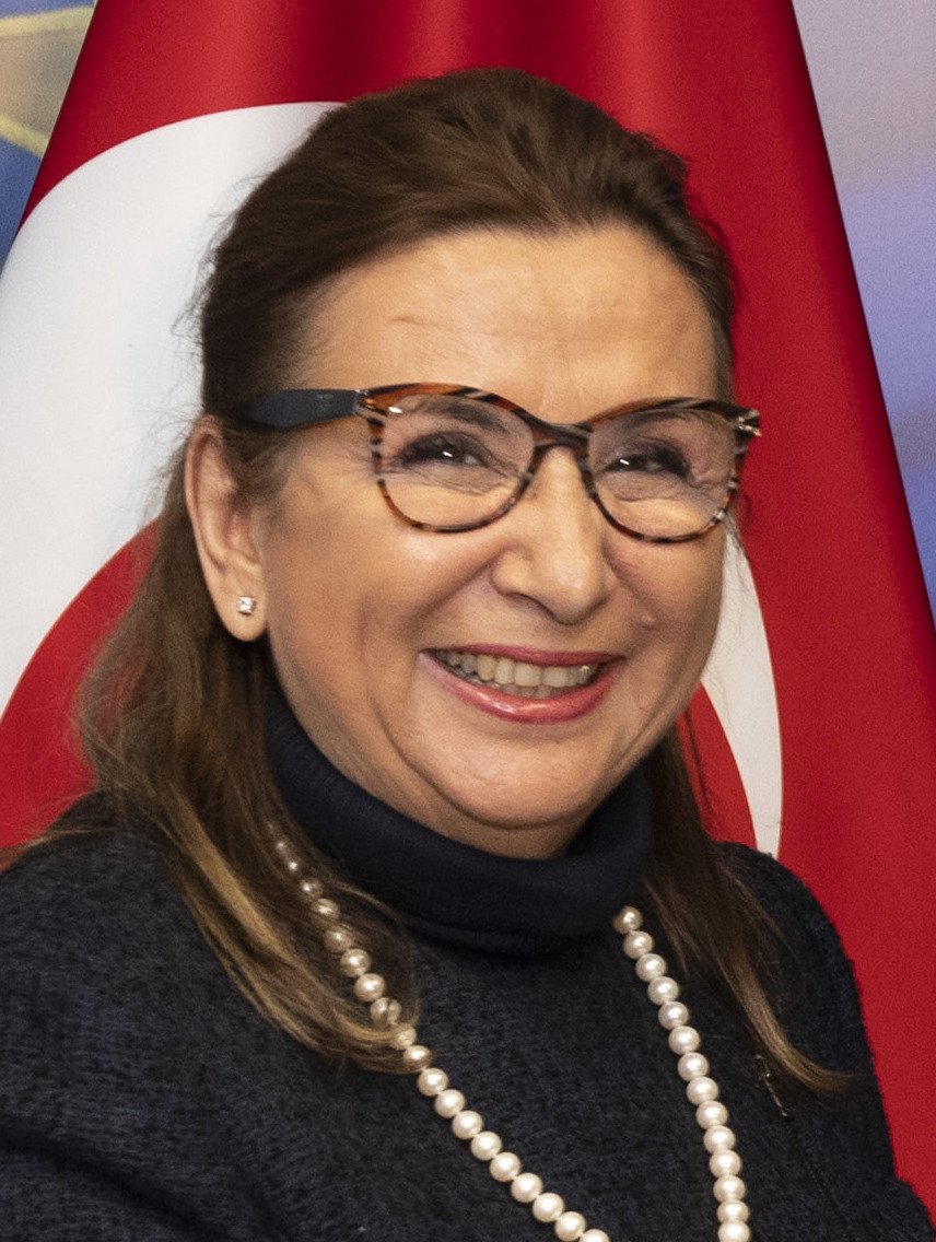 Pandemide kendi şirketinden, kendi bakanlığına 2 katı fiyata dezenfektan sattı!

Görevden alındı ama hakkında tek bir soruşturma bile açılmadı!

Çünkü CHP'li değildi!

Yeni Türkiye'de hukuk akp'ye işlemiyor!..