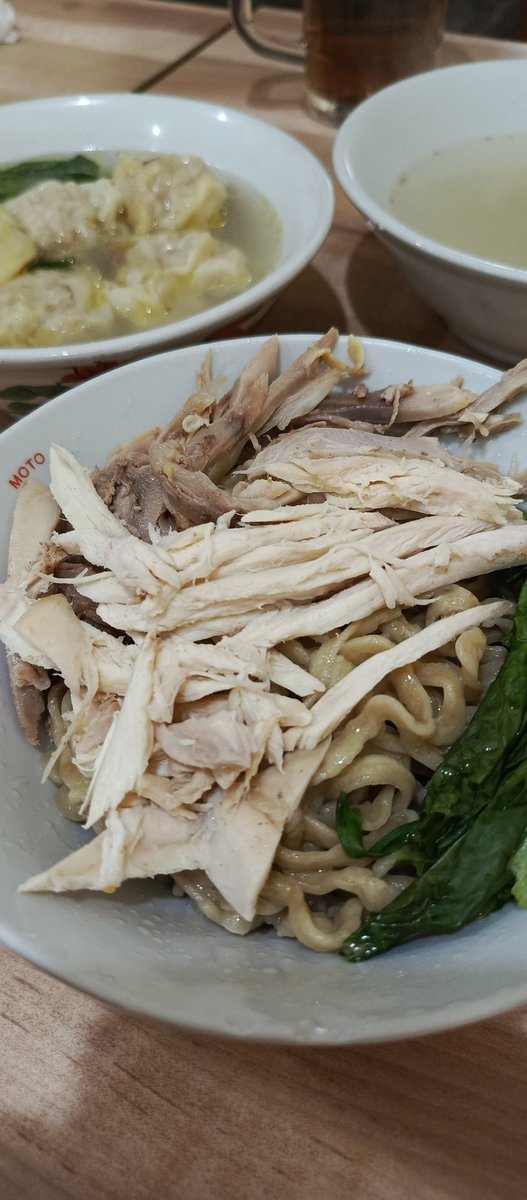 deanbtb's tweet photo. @pandji Bakmi Afoeng, bisa juga sebagai pilihan. Halal! https://t.co/QUS7xC7ZZ9