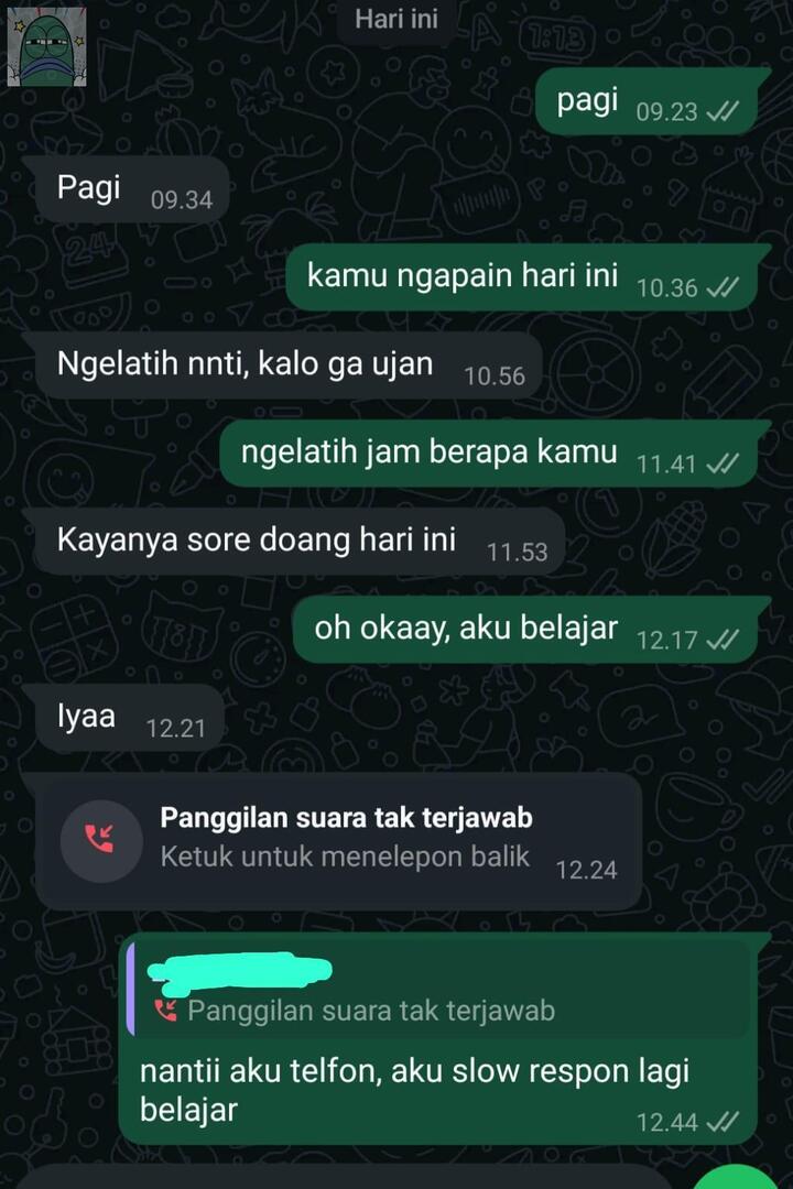 💚 pacaran kalo chat emg kaya gini doang ya? ini pacaran baru hitunggan minggu btw😭 aku slow respon selain lgi belajar juga karna cowok aku balesnya ky gitu doang.