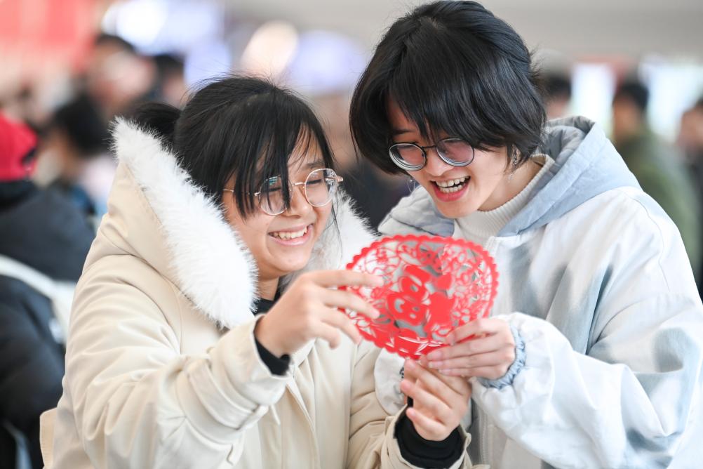 HngHhpdn1's tweet photo. With the Spring Festival approaching, the Spring Festival travel rush begins, with millions of people embarking on the journey home for reunions. #ChineseNewYear #SpringFestivalTravel https://t.co/KRElAnp4Ve