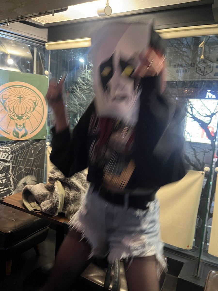 ghost___tea's tweet image. POV: I ask if you want to go to a rock bar with me