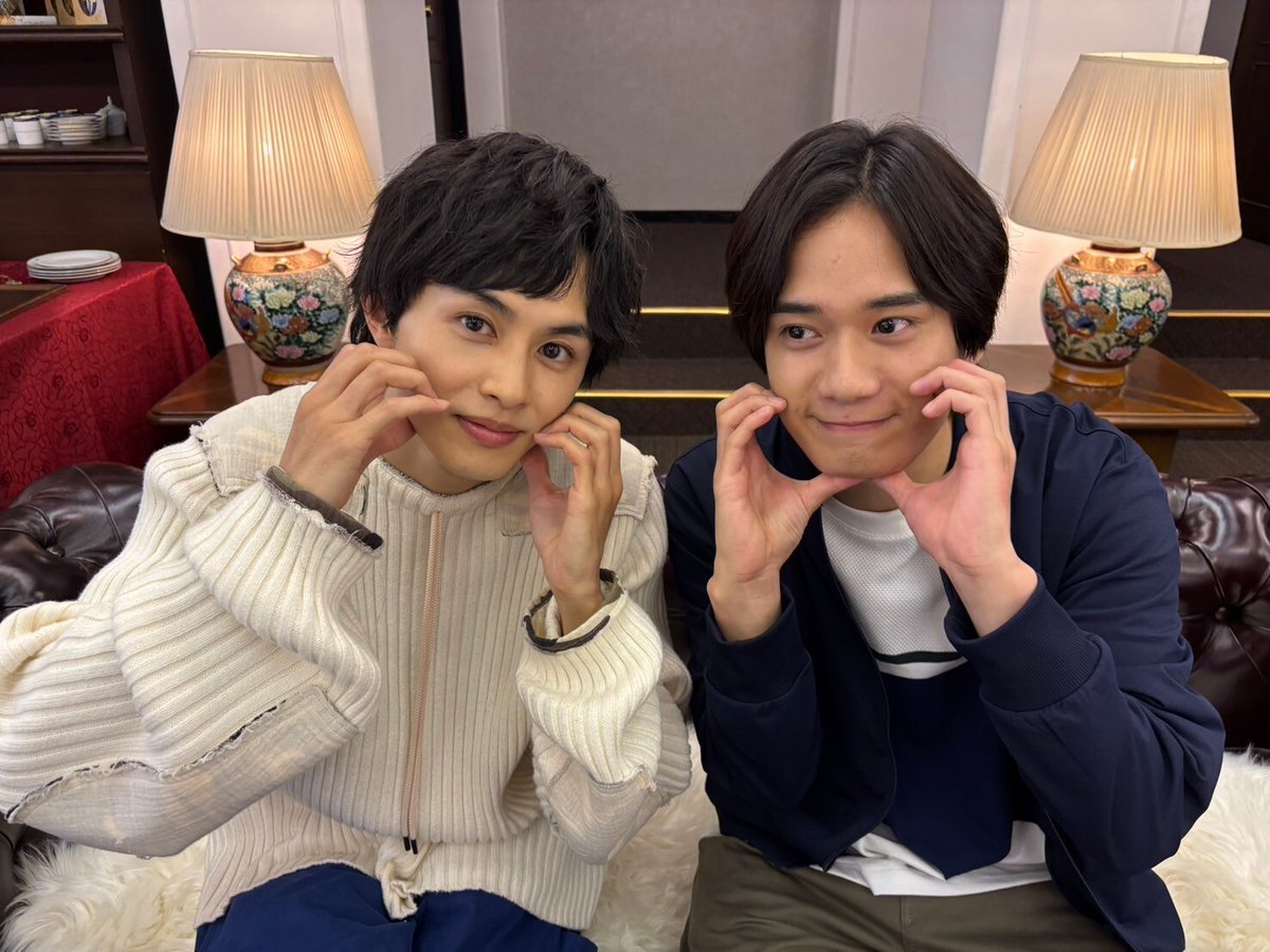 tokaitv_dodra's tweet photo. 📷 #堀海登 さん・ #草川拓弥 さんオフショット📷

ハルコの部屋で龍と颯斗で顔ハート💓
令和世代ならではの二人の恋愛観とは…？
放送をお楽しみに！

#最高のオバハン 中島ハルコ～マダム・イン・ちょこっとだけバンコク～
第3話は今夜23時40分放送✨
👉 https://t.co/5eEiGJkbpw https://t.co/utXirVTWjn