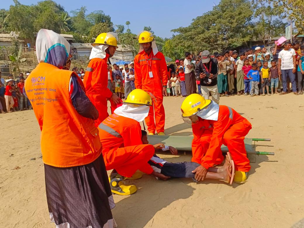 arafin_karim's tweet photo. @BDRCS1 #CPP @IOMBangladesh are working together to mainstream cultural events as an alternative channel to raise awareness on #Fire 🔥 among the people living in #CoxsBazar #CampSettlement 🇧🇩.
These also helping to-
✅ heal trauma
✅ learn from entertainment 
#CollectiveActions https://t.co/MWMN7dEWGG