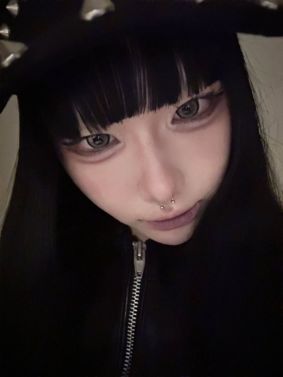 pisupisugirl's tweet photo. 🖤 https://t.co/1Tl6m1NSQC
