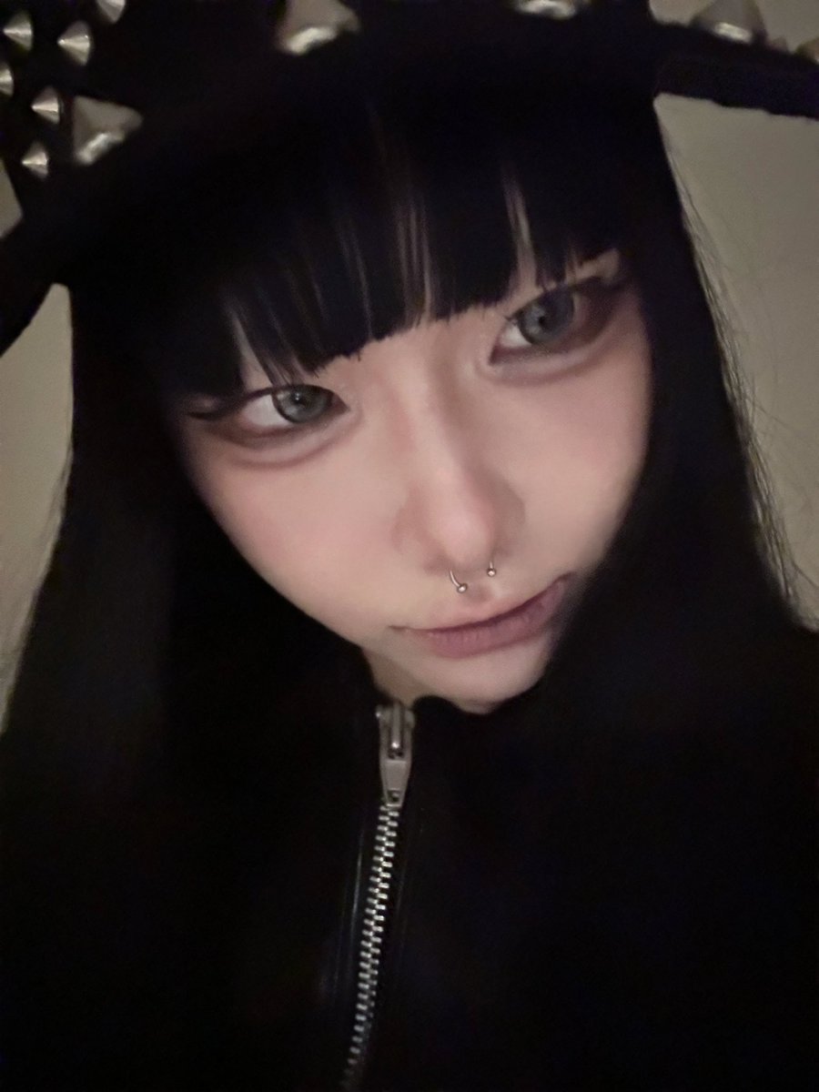 pisupisugirl's tweet photo. 🖤 https://t.co/1Tl6m1NSQC