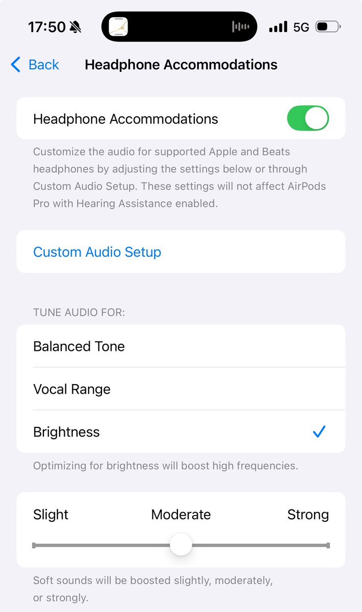 BrightMinho's tweet photo. ใครใช้ AirPods 
แต่ยังไม่เคยปรับ Headphone Accommodations ถือว่าพลาดมากกกกกก !!

ปรับแล้วเสียงดีขึ้น ใสขึ้นได้ครับ
เรียกได้ว่า มันคือการปรับ Equalizer จากทาง Apple ก็ไม่ผิด

ลองไปปรับเล่นกันดูครับ
ที่ตั้งค่า > เสิร์ช Headphone Accommodations ได้เลย

เสียงดีขึ้นยังไงมาบอกหน่อย https://t.co/VTYm6UIa1r