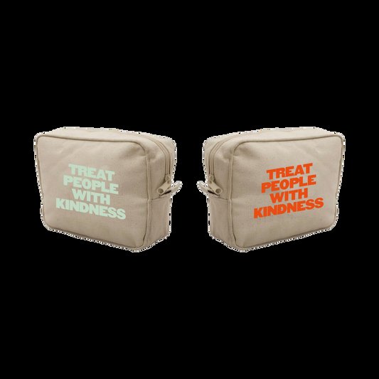 NiallerIsMyLife's tweet image. ☆MERCH GIVEAWAY☆
In honor of Harry's birthday coming up, I will be giving away 1 merch item under $60 from Harry's merch shop!

How to enter : 
- Like &amp;amp; repost this
- Comment your favorite Harry song
- Follow me

Contest closes Feb. 7 🌟

Examples on what you could win: