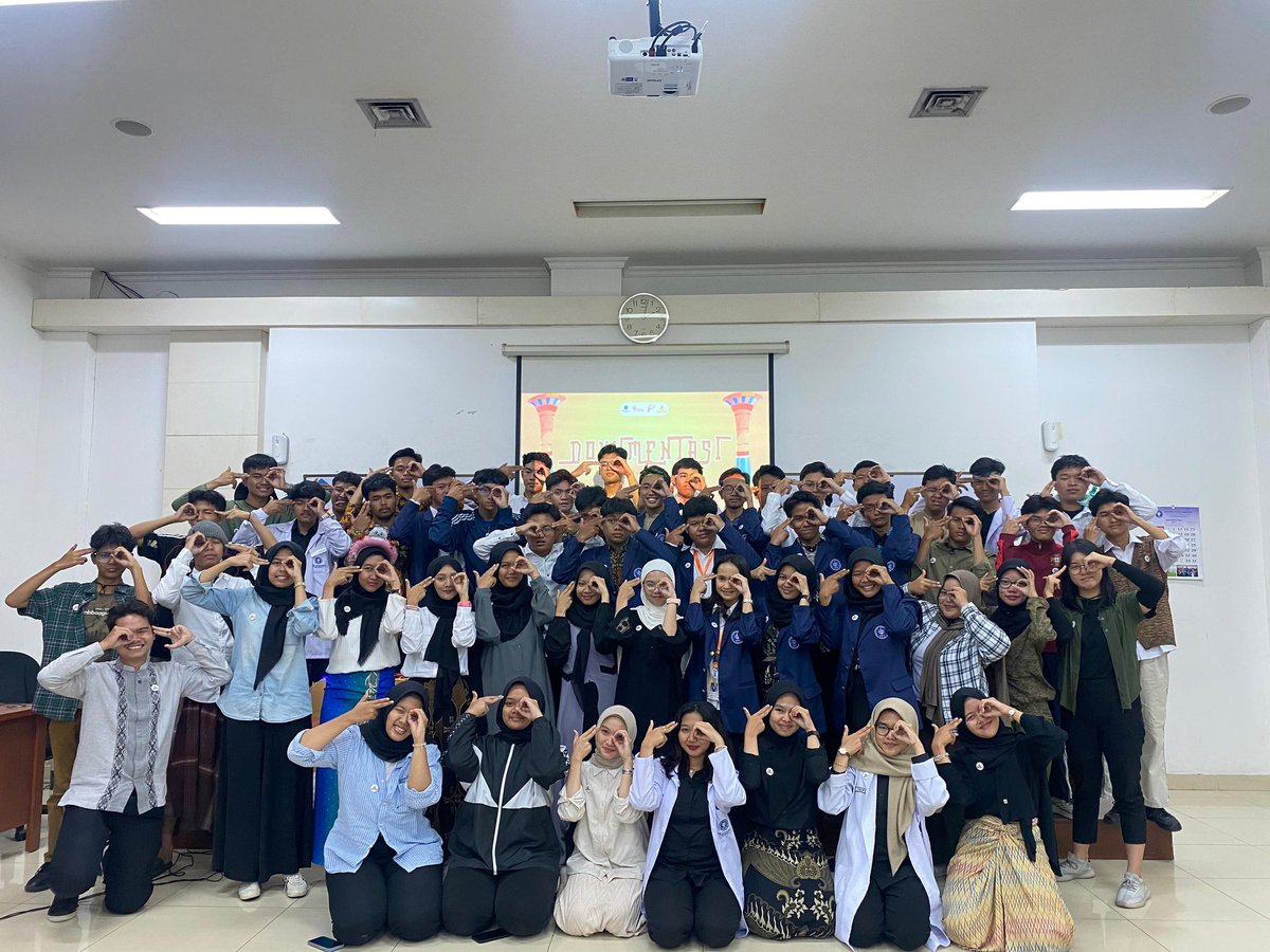 decembun's tweet photo. 5. ikutan LOKA :3 SUMPAH INI aku kayak aduh ikut gak ya ikut gak ya #galaw tapi akhirnya ikut soalnya banyak mentemen aku yang ikut #fomo dikit hehe jangan ditiru yah pwis TP LOKA INI INSIGHTFUL BANGET LOH aku senang 🥹💓 https://t.co/6fIyfyCKcJ
