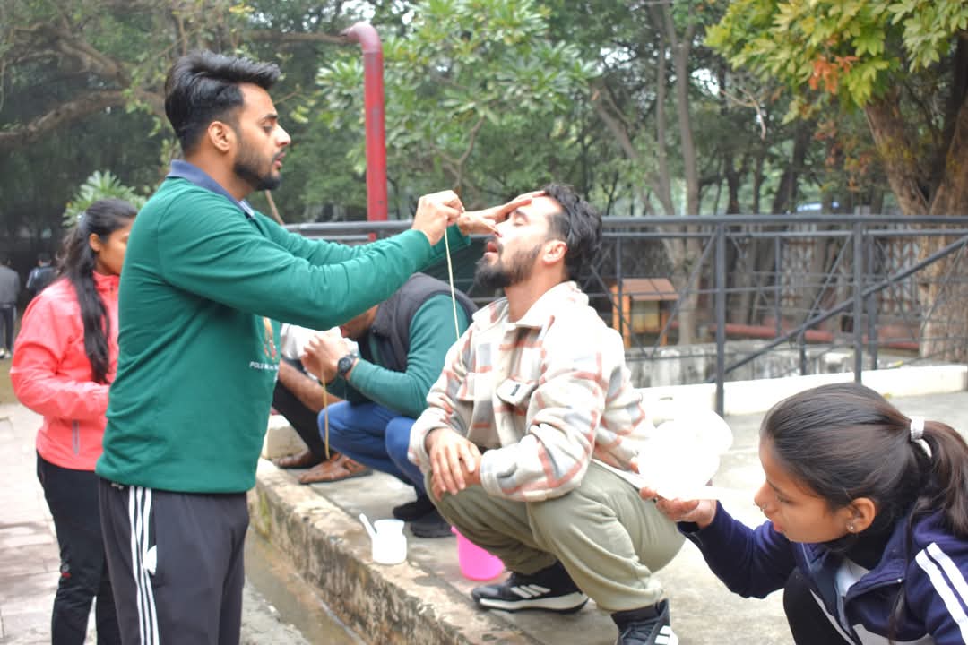 mdniy's tweet image. मोरारजी देसाई राष्ट्रीय योग संस्थान के प्रेक्षागृह में आज “कल्याण के लिए योग विज्ञान में आधार पाठ्यक्रम” (एफ.सी.वाई.एस.सी.डब्ल्यू) के छात्र-छात्राओं के लिये षट्कर्म अभ्यास से जुड़ी एक कार्यशाला का आयोजन किया गया।

#YogaCourse #YogaScience #WellnessProgram #MDNIY #Shatkarma…