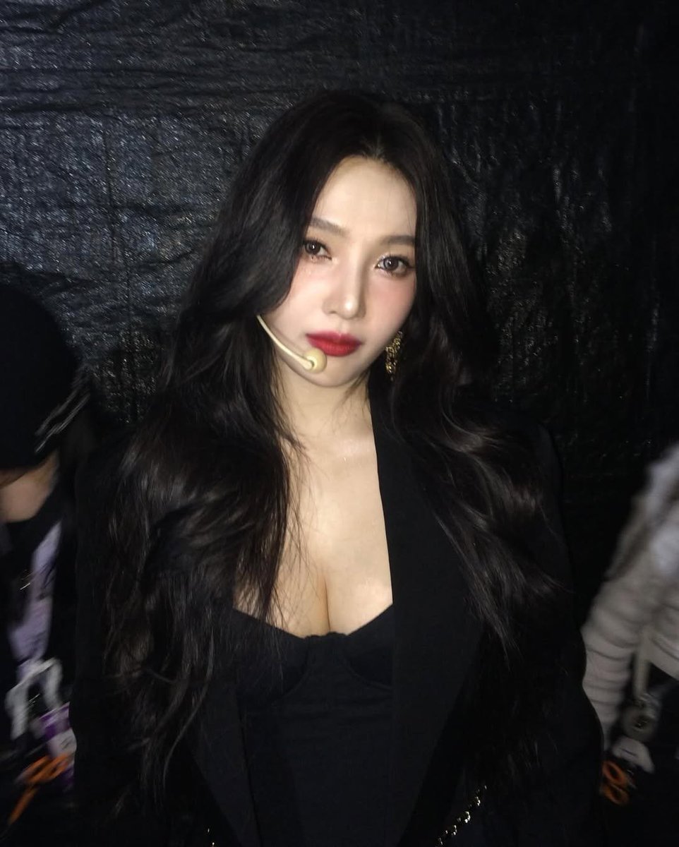 fxbrdc_'s tweet photo. 想被妈妈踩鸡巴调的骂狗废物这就射了 https://t.co/Tv0wuvN72V