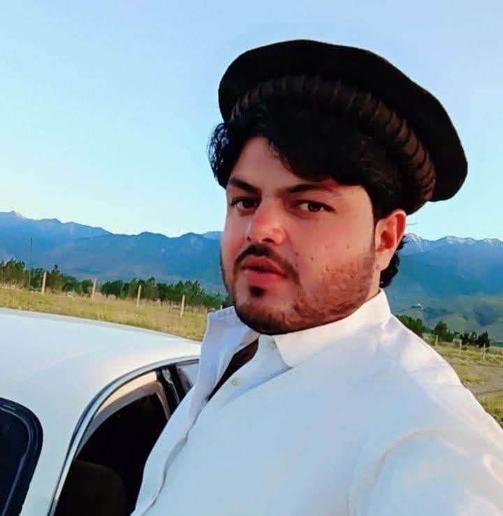 انا للہ وانا الیہ الرجعون 
خارکلی ستین مورچے کی طرف سے دھشت گردوں کی فائرنگ سے زخمی نوجوان وسیم عباس شہید 
ہوگیا۔۔۔
#ParachinarRemainsUnderSiege 
#ParachinarBleeding 
#Saveparachinar