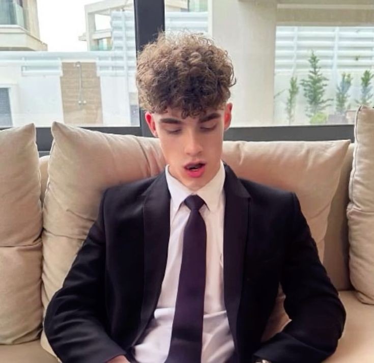 LadsInSuits (@ladsinsuits) on Twitter photo 