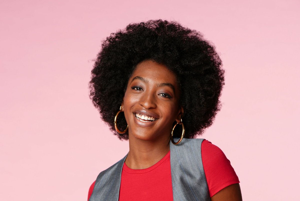 le_Parisien's tweet photo. « Elle sait tout faire mais elle divise » : meilleure élève de la Star Academy, Ebony va-t-elle l’emporter ?
➡️ https://t.co/A090PtPmE5 https://t.co/u8GDdZtvCP