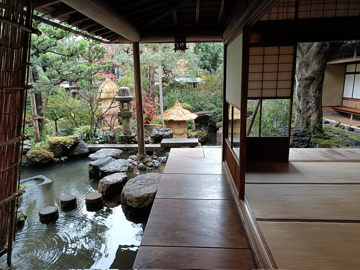 minerva_owl1's tweet photo. 13.武家屋敷跡 野村家
加賀藩士の屋敷です。コンパクトながら、庭が実に見事です。こんな美しい庭を見ていたら、戦う気が失せてしまいそう。住んでいた武士はどんな心境だったのでしょうか。 https://t.co/AP7v3KSZ1q