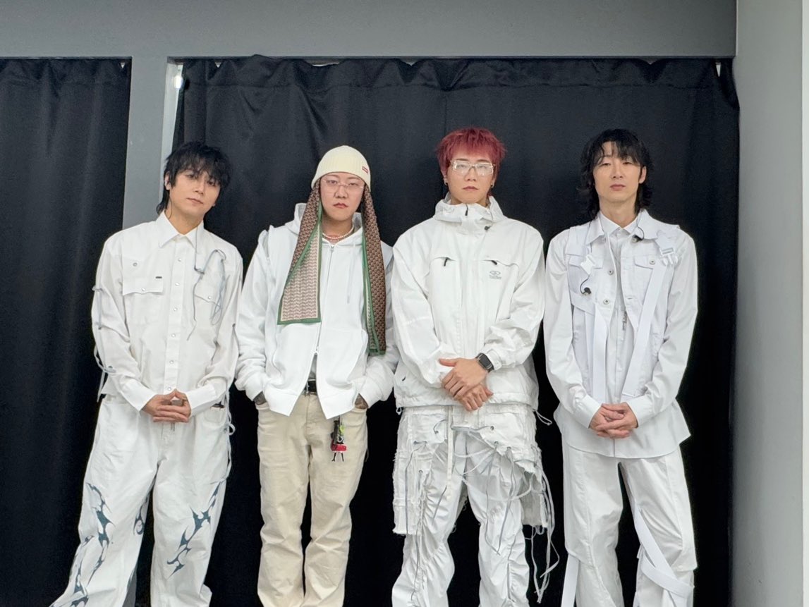 ournaru's tweet photo. MAXIMIZER CONCERT DAY 1
함께 해주신 분들 감사합니다
내일도 만나요 #솔루션스 https://t.co/5gfnRJx4Xi