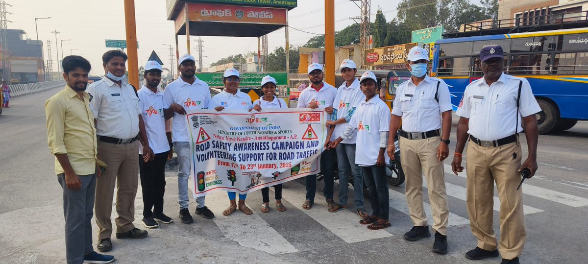 ATP_MyBharat's tweet photo. Organized Road Safety Awareness Campaign &amp; Volunteering Support for Road Traffic by NYK ATP In Coordination with Traffic Dept,Transport Dept &amp; NSS Unit
#abyuvabolega #mybharath #MYBharat #SHS2024 #SBD2024 #MYBharatSBD #roadsafetyawareness #roadsafetycampaign #volunteeringsupport https://t.co/hjLKdr5v5C