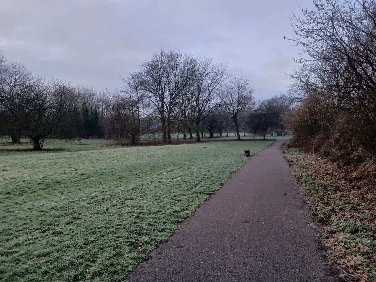 paulcli's tweet image. 4 miles this morning and the first time I have dipped under 10 min pace for a long time. Run at 9:55 pace :)