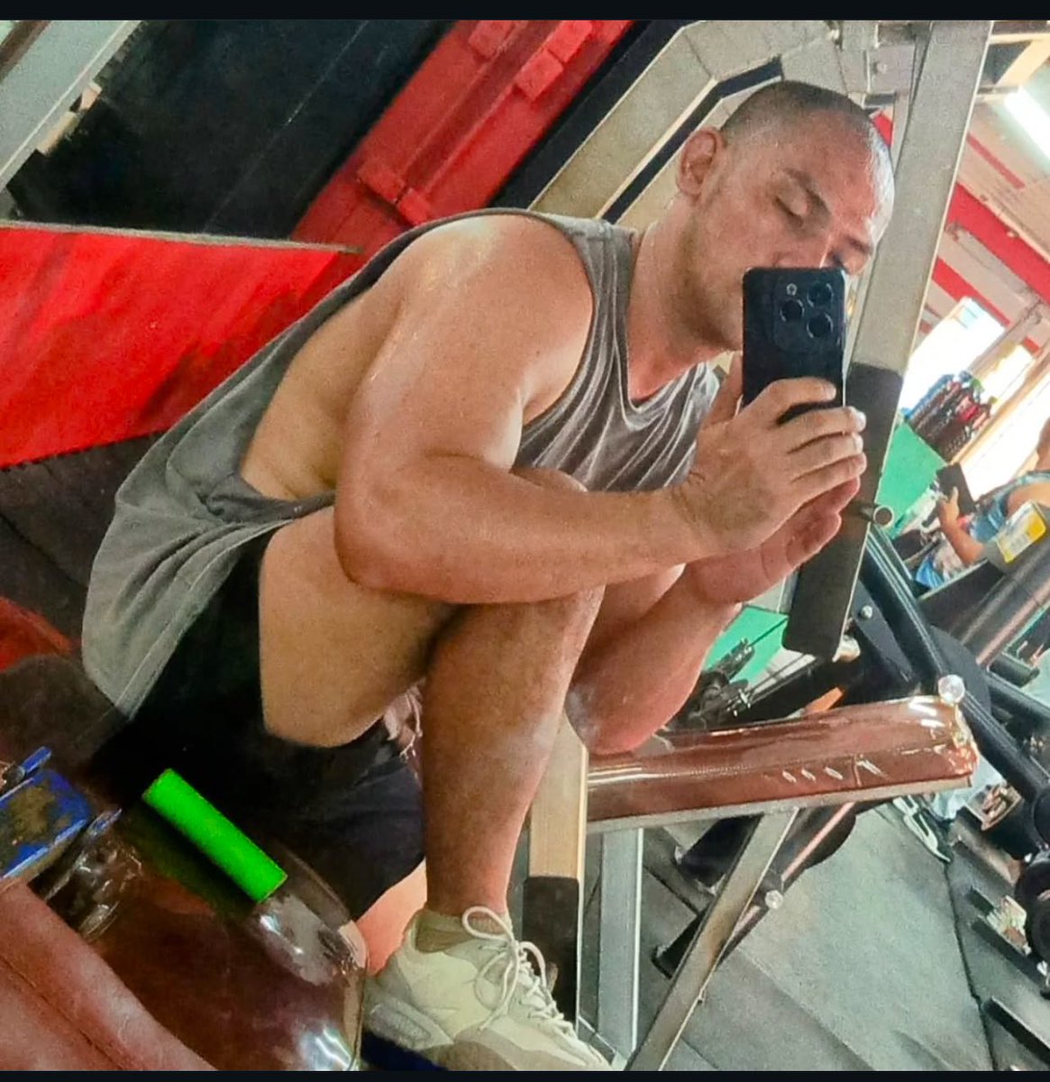 EasyJeric's tweet photo. 🚩🚩🚩🚩SCAMMER ALERT 🚩🚩🚩🚩

NAME : JOEL LAYUG
ALIAS: Jhawo, Mig, Miguel Joel, Miguel Joel Sioc
MODUS: Posing as Massage Therapist or Wax Technician. Mag-aalok ng Massage or Waxing for Men. Magpapatransfer ng Reservation Fee. After mong matransfer ibablock ka na sa lahat comms. 

Ang area nya ay sa Angeles, Pampanga pero pumupunta rin sya dito sa Manila para mambiktima. Please RT for information.