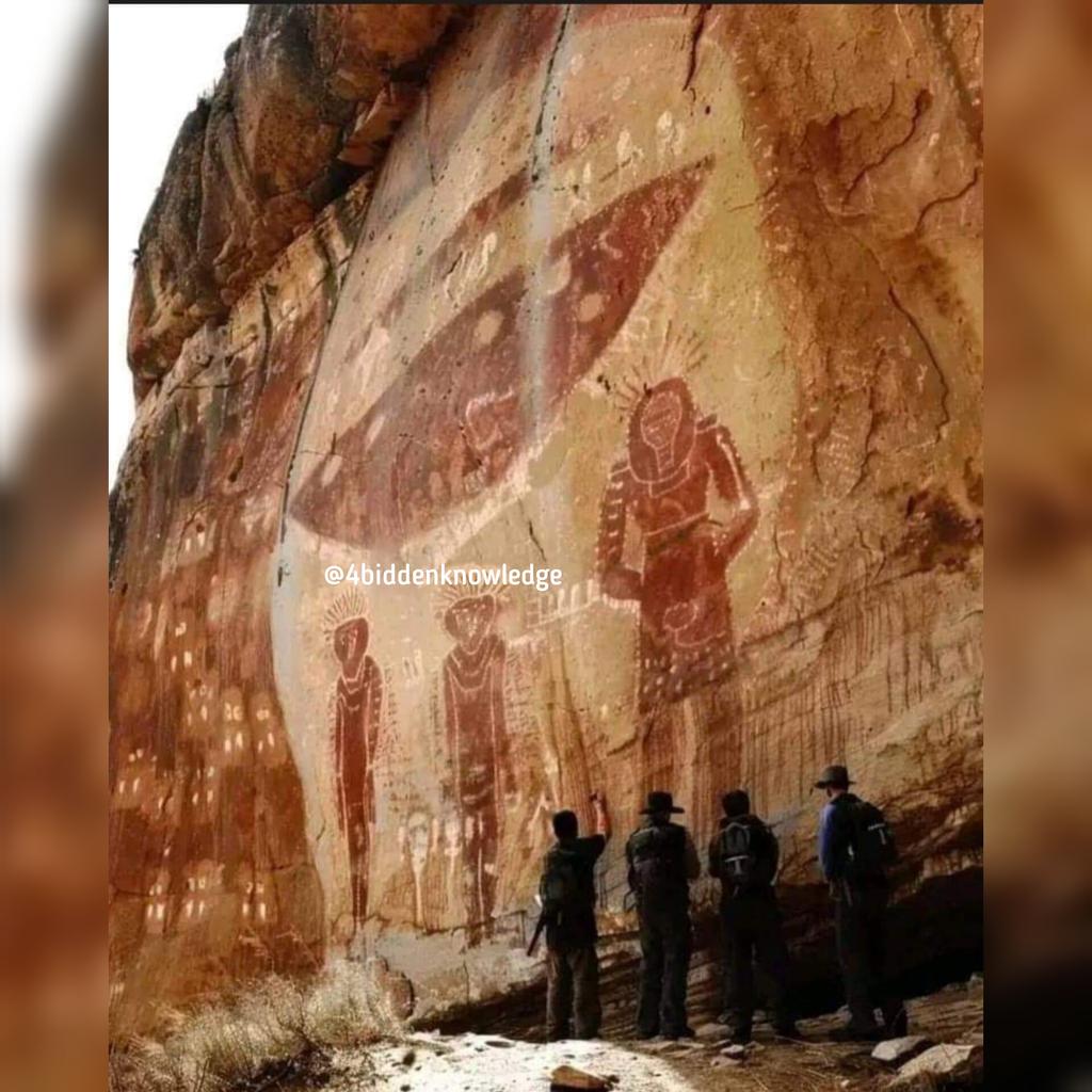 4biddnKnowledge's tweet photo. Ancient Madhia Pradesh in India. It's amazing how these ancestors can draw perfect images of cattle, sheep, deer, people, and nature... But when they draw this, we dismiss it as if they were idiots or something. Billy Carson https://t.co/1k9N0wSeJq