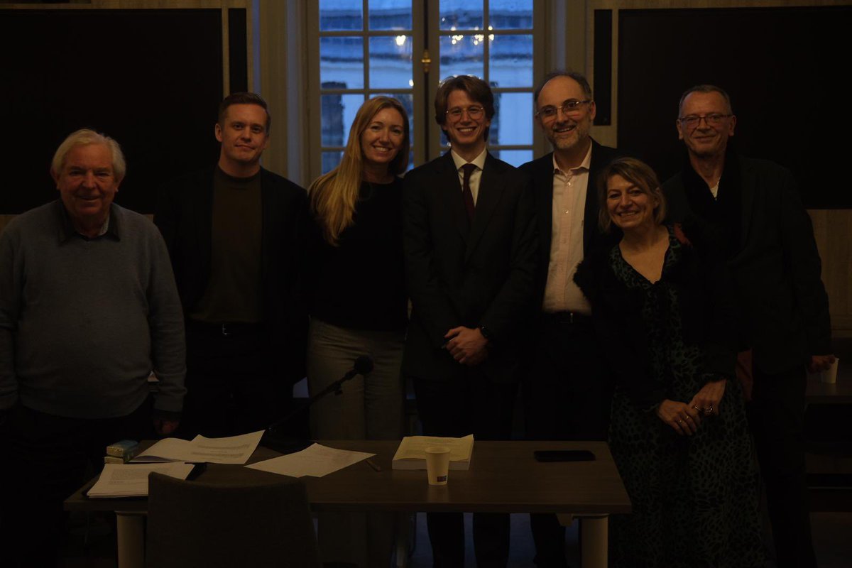 Berna León tweet media