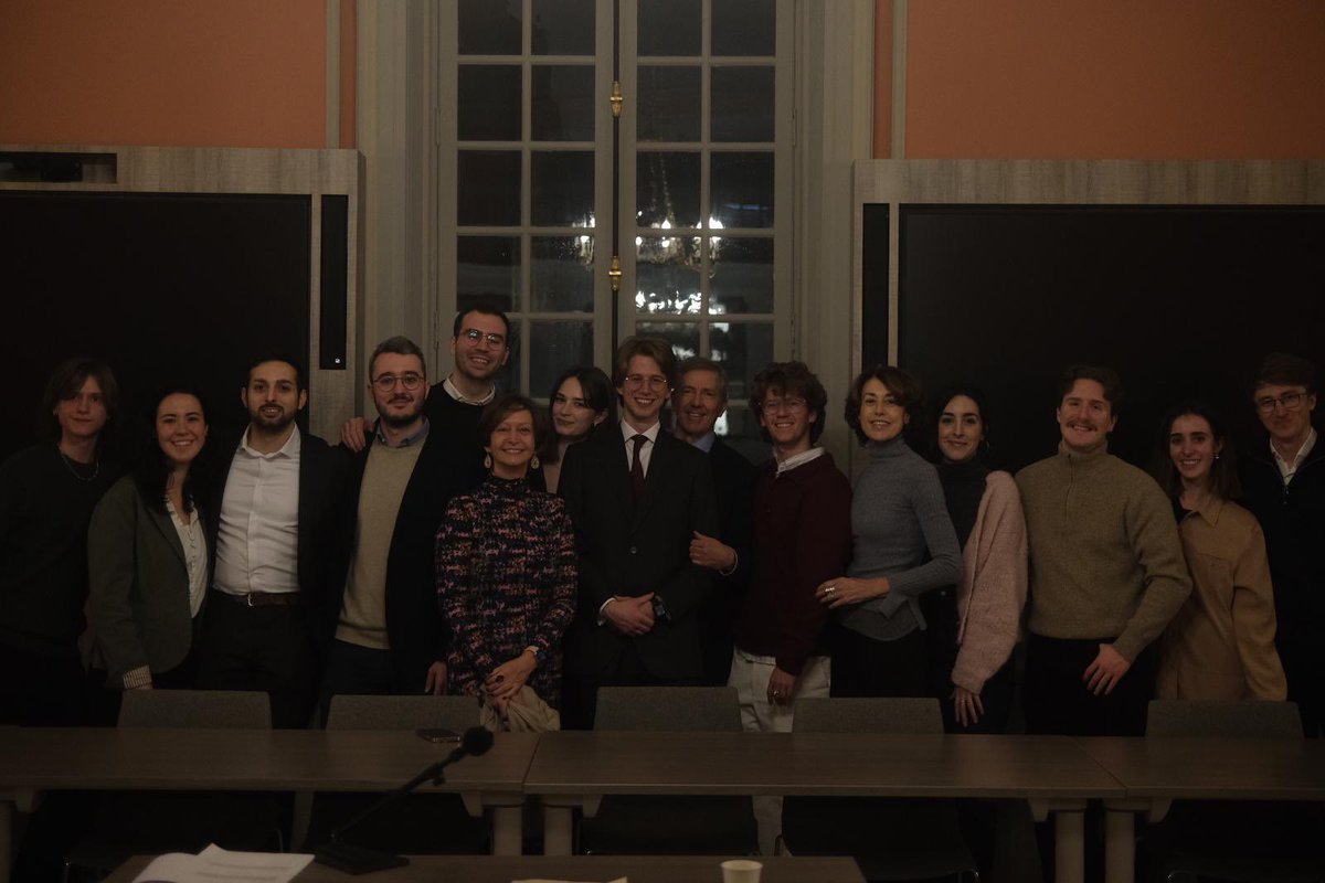 Berna León tweet media