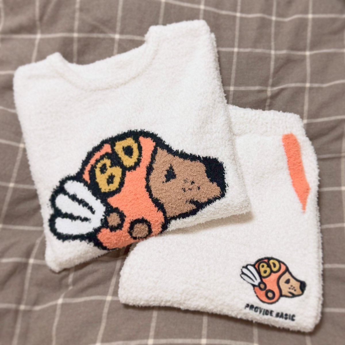 ytyt___35's tweet photo. 今更やけど...🤍
BB5のぬいぐるみも今購入完了🫶🏻
届くのたのしみ〜〜😽🎶 https://t.co/vphBLmuBF4