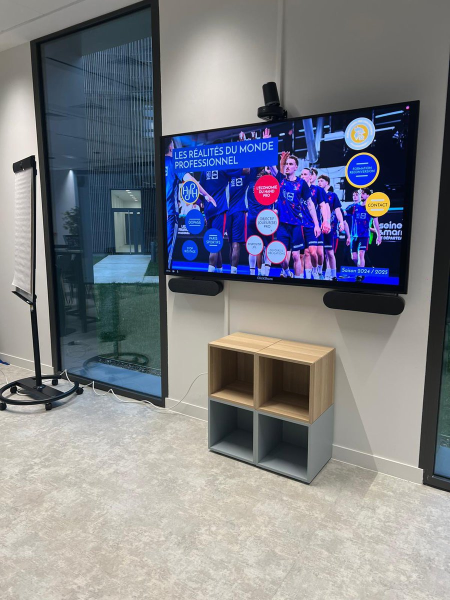 AJPHandball's tweet image. 📍 Eaubonne

Réunion sur « les réalités du monde pro » assurée en duo avec la @ffhandball 

✅ Sensibilisation aux sujets liés à l’intégrité des compétitions, focus sur l’économie du hand pro et conseil sur le parcours de formation.

#Informer #Accompagner #Représenter