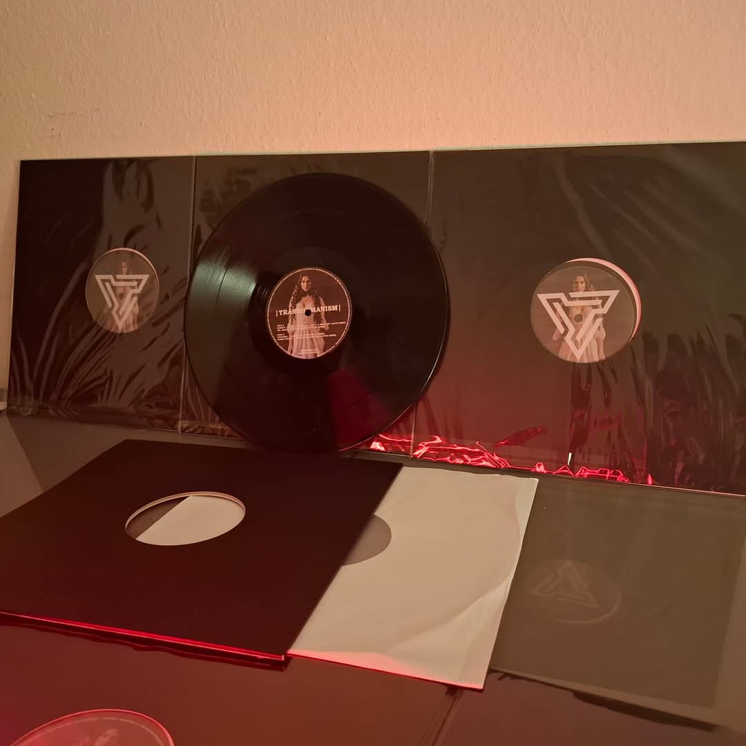 Kicking off the year with a bang! Dreams brought to life on vinyl! ⏺️💥

I'm so grateful to collaborate with the incredible Mechanic Slave  on this epic remix of Marboc’s 'Objective Two' for the TRANSHUMANISM EP. 🙌

January just hit another level! ❤️‍🔥
