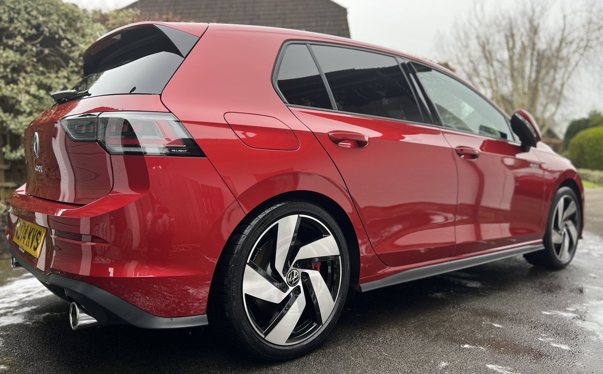 Saunders_LFC's tweet photo. Tough week for the daily red rocket, airport puncture &amp; salty roads - little spruce up needed 🤗 https://t.co/Qn8l8Jn0hp