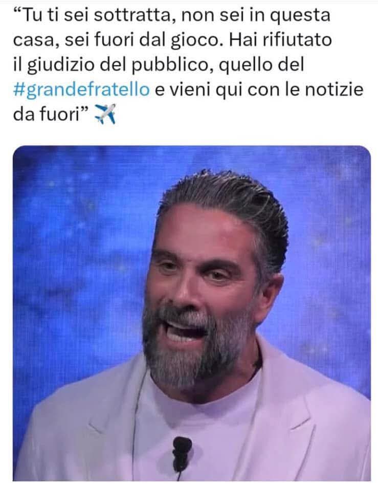 Lanina891's tweet photo. @GrandeFratello Presidente subito.
#forzaluca #iostoconhelena https://t.co/sBIMBJKSvi