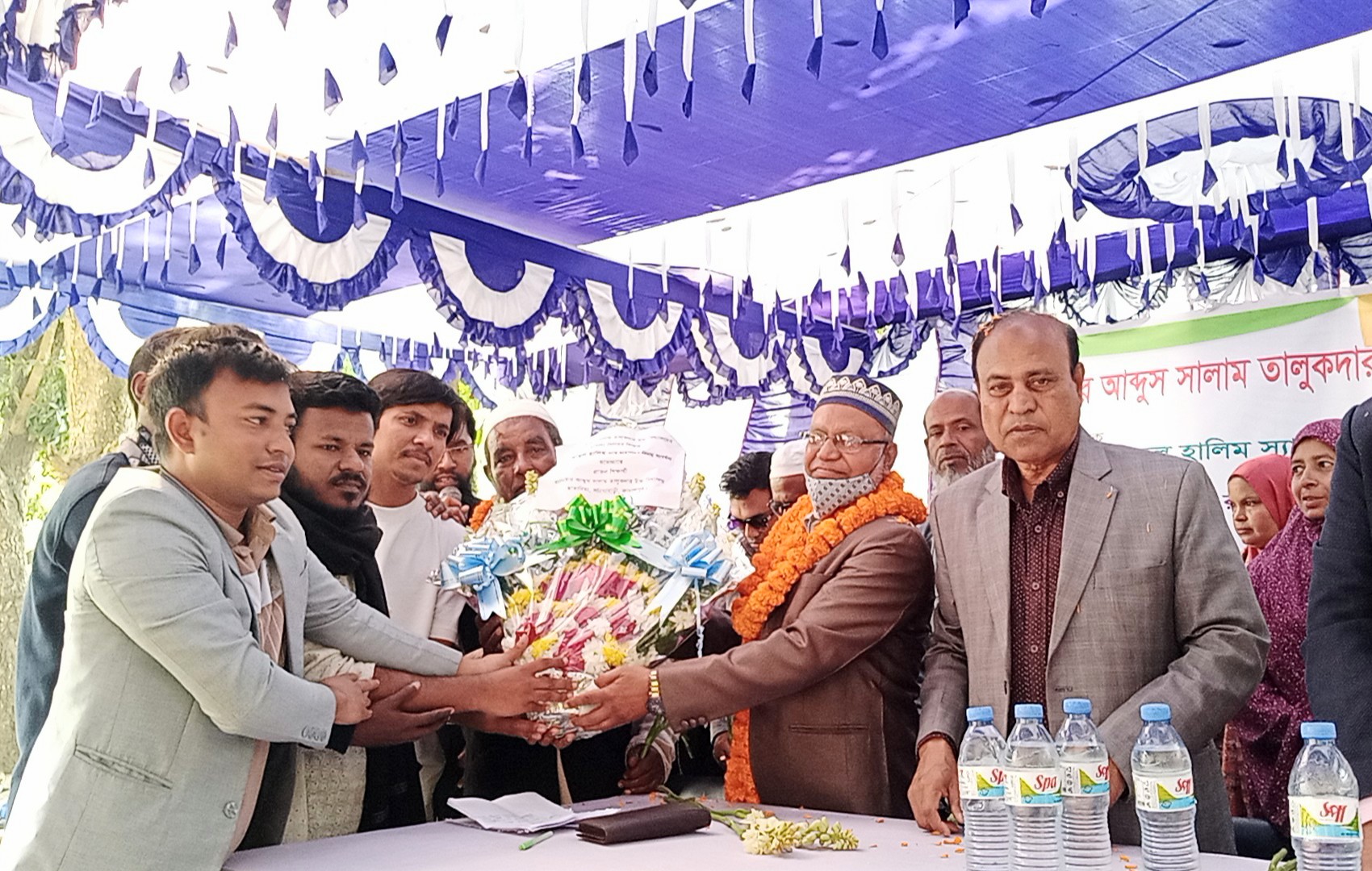 ব্যারিস্টার আব্দুস সালাম তালুকদার উচ্চ বিদ্যালয় সিনিযর শিক্ষক ও অফিস সহায়কের বিদায়ী সংবর্ধনা