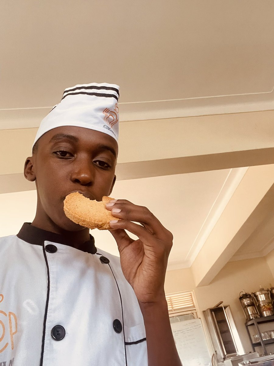KingzPastry1's tweet photo. Hello everybody Morgan is here from baking some tea scones and rock buns they were so yummy https://t.co/Jz3d4nN7Jx