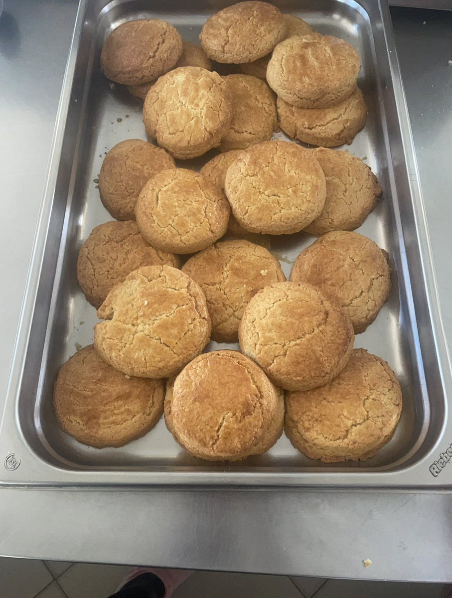 KingzPastry1's tweet photo. Hello everybody Morgan is here from baking some tea scones and rock buns they were so yummy https://t.co/Jz3d4nN7Jx