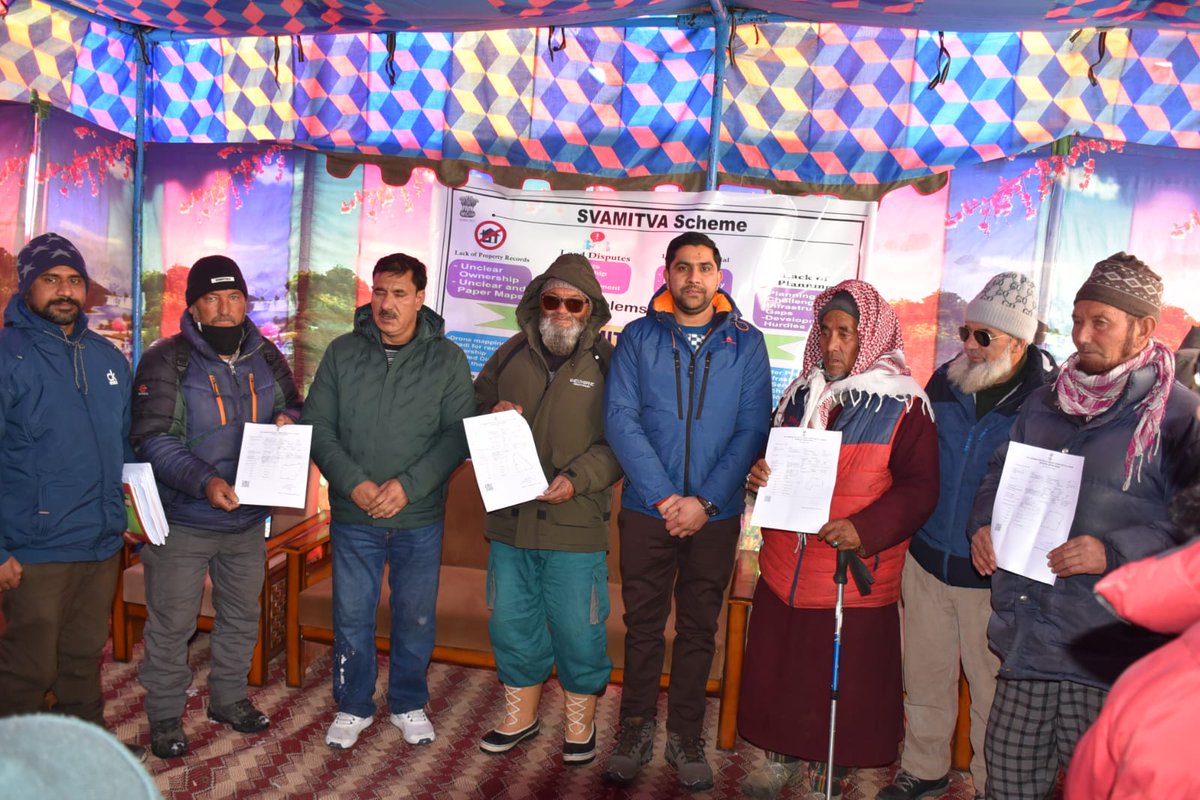 DIPR_Kargil's tweet image. A property card distribution programme was organized today at Tehsil Office Drass under the #SVAMITVAScheme.
@Info_Ladakh
@dc_Kgl 
@ddnews_jammu 
@ddnewsladakh 
@DDNewslive 
@airnewskargil 
@prasarbharti 
@GulistanLadakh_ 
@Kargil_Today