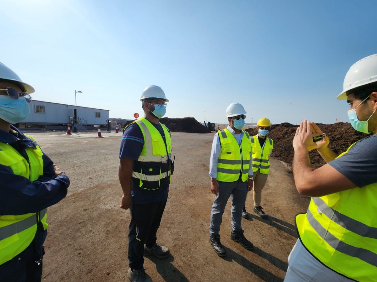 EdamaSolutions's tweet image. Mr. Faisal Alsulami, CFO of @SIRC_sa, visited Edama’s Pilot Organic Recycling Facility at KAUST to highlight our commitment to safety, innovation, and sustainability. #Vision2030 #CircularEconomy #Sustainability #WorkplaceSafety