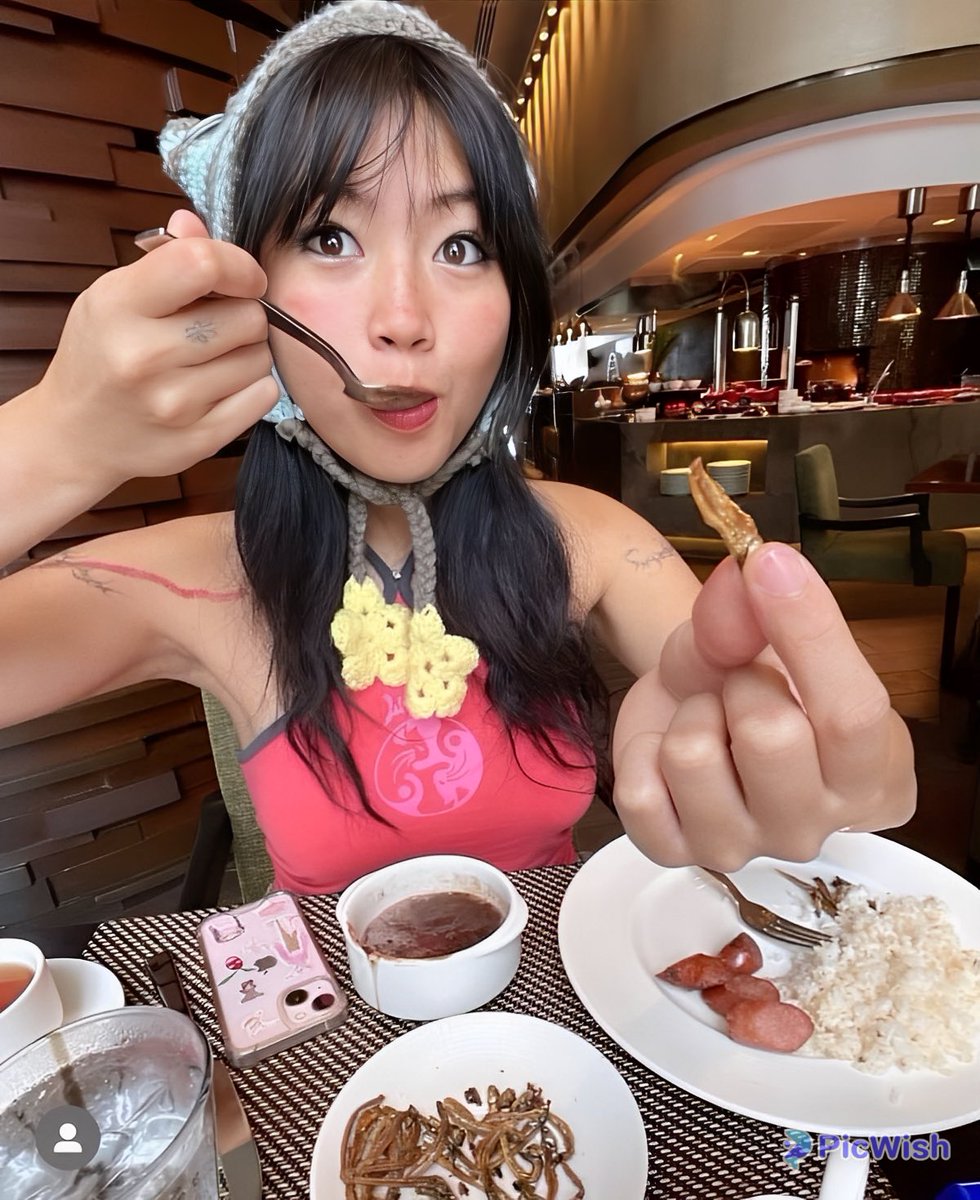 marilyn. tweet media