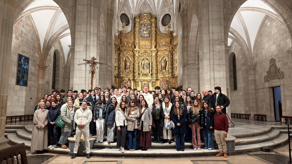 Oración de Jóvenes del mes de enero con nuestro obispo en la Catedral. "Peregrinos de la Esperanza".