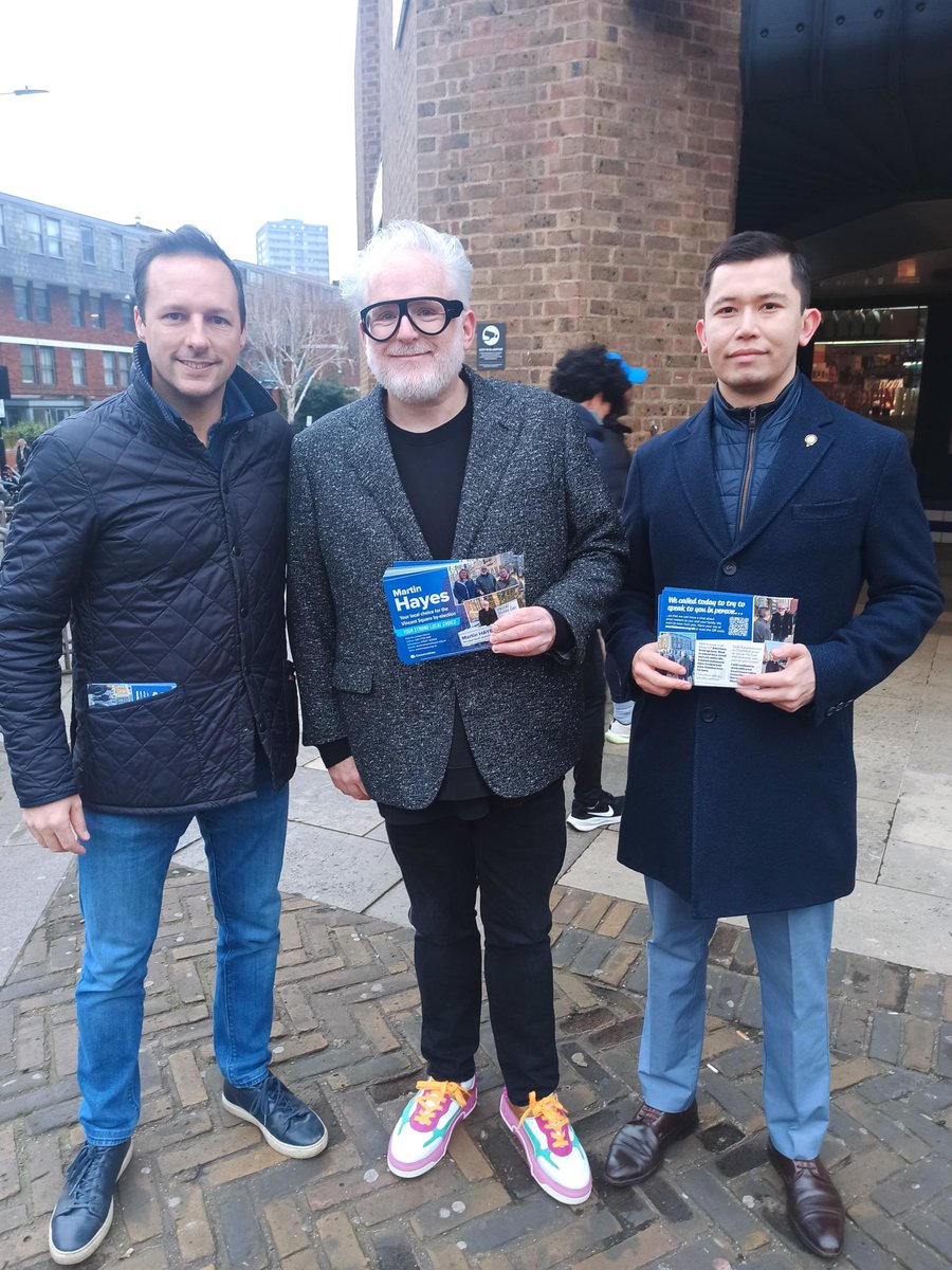 St James's Conservatives (@stjamesmatters) on Twitter photo This morning, we were out in #VincentSquare with the <a href="/conservatives/">Conservatives</a> by-election candidate - Martin Hayes.
Martin is a strong, local choice having been born and raised here. Moreover, as a local pub owner - he has an acute understanding of the local issues.
Vote Martin vor VS 🗳️ This morning, we were out in #VincentSquare with the <a href="/conservatives/">Conservatives</a> by-election candidate - Martin Hayes.
Martin is a strong, local choice having been born and raised here. Moreover, as a local pub owner - he has an acute understanding of the local issues.
Vote Martin vor VS 🗳️