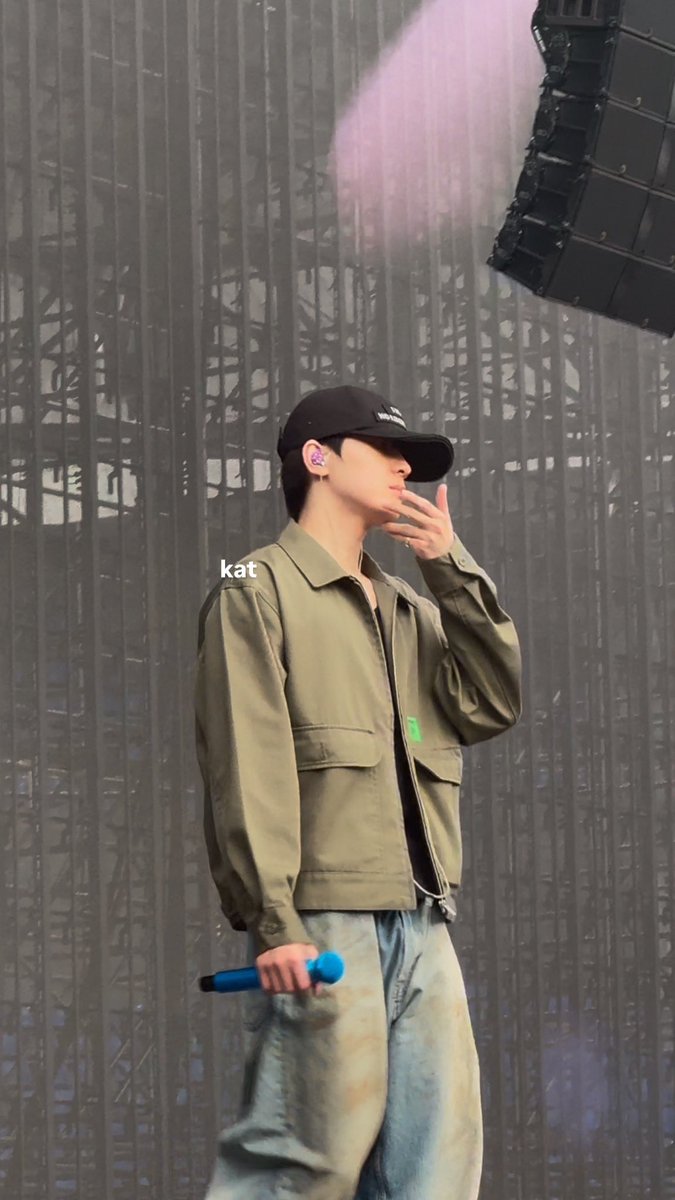 heybabydeul's tweet photo. JEON WONWOO EVERYONE!! https://t.co/b5Ekddwtnh