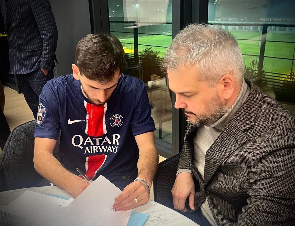 Khvicha Kvaratskhelia se une al <a href="/PSG_espanol/">Paris Saint-Germain</a> 

Desde UNO ONE Legal hemos tenido el honor de participar en esta operación, asesorando al jugador y a su agente en un traspaso clave para su carrera y el fútbol europeo.