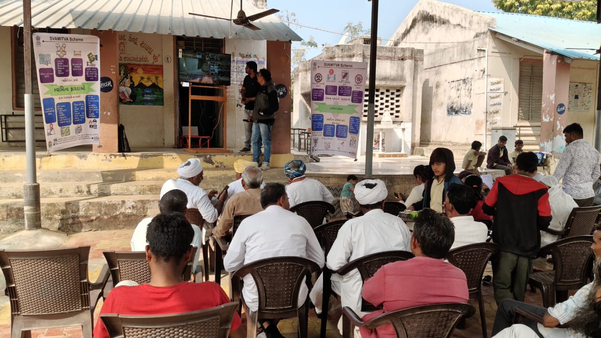 BanaskandhaD's tweet photo. આજ રોજ તારીખ ૧૮-૧-૨૦૨૫ ના રોજ સ્વામિત્વ યોજના ના અંતરગત ડીસા તાલુકા મા યોજાયેલ પોપર્ટીકાર્ડ વિતરણ કાર્યક્ર્મ
@DdoBanaskantha
@CollectorBK
@dyddopanchaytbk https://t.co/AVXabt69qs