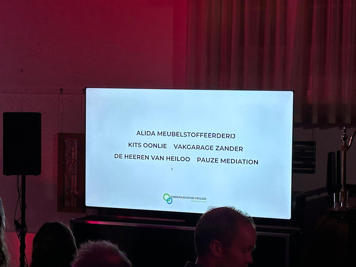 Ik ben er trots op ook dit jaar bij de top 5 voor de publieksprijs te zitten, felicitaties voor de winnaar De Heeren van Heiloo.
En natuurlijk ook felicitaties voor de winnaar van de ondernemersprijs, Alida van meulstoffeerderij Alida en Vakgarage Zander met de ondernemingsprijs.