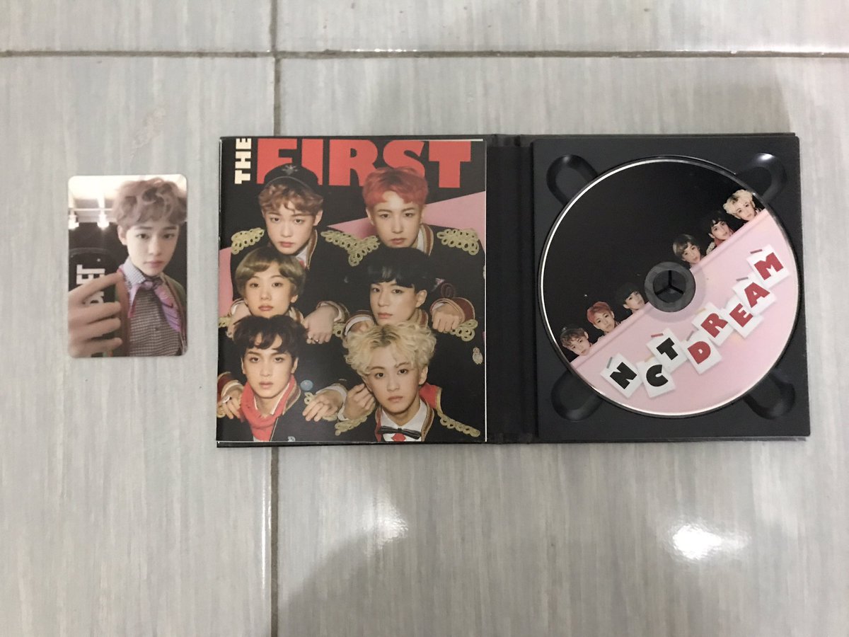 fullsunanduwu's tweet photo. Hallooo aku mau jual beberapa album NCT koleksi pribadi ku 

nct dream my first album 
all in good condition!!
album + chenle pc 150k
dom Bandung (free ongkir kalau masih pulau jawa)
for more hit me up on dm💕 https://t.co/GILMR5cfh6