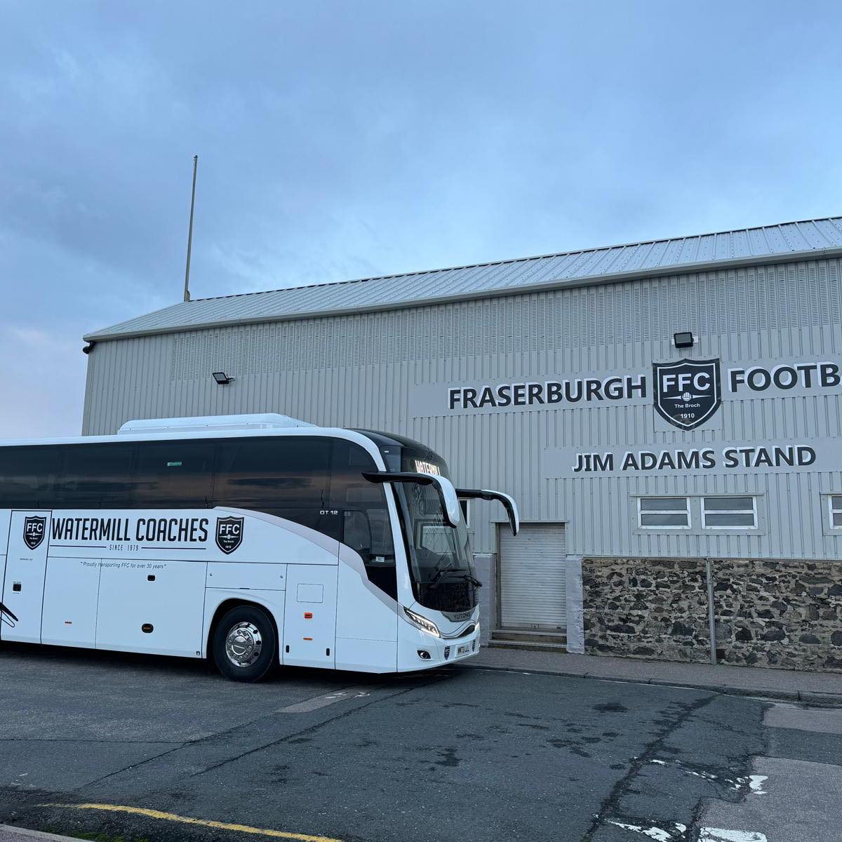 Preps are in place as the squad prepare to head off!

We'd be delighted to see you down at the Bellslea this morning to wave off the lads... we'll be there between 11 and 12 before heading south for an overnight stay in preparation for tomorrow's big game ⚫⚪