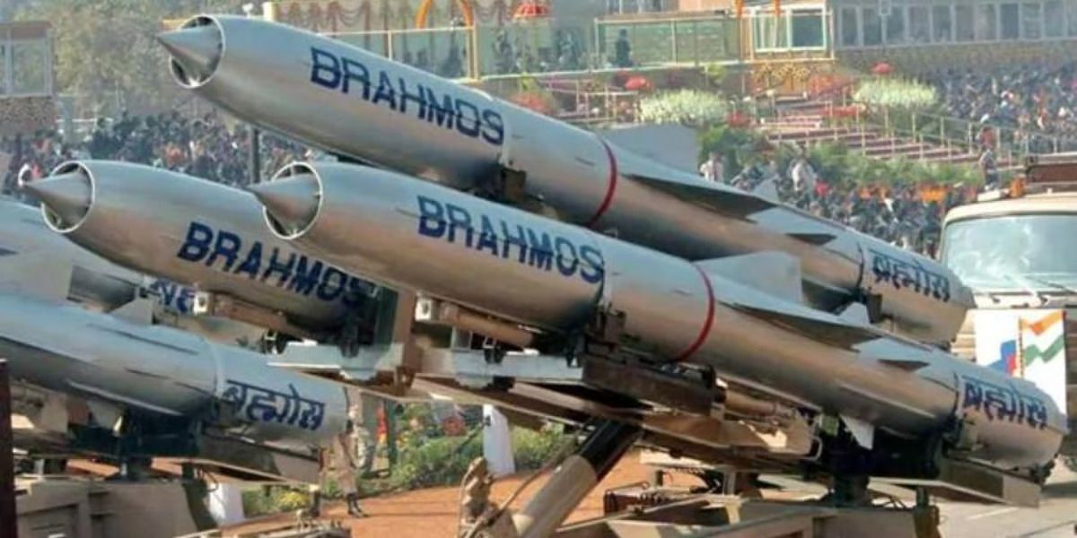 After the #Philippines, #India is now close to finalising a $450 million deal for the export of the BrahMos supersonic cruise missiles to Indonesia.